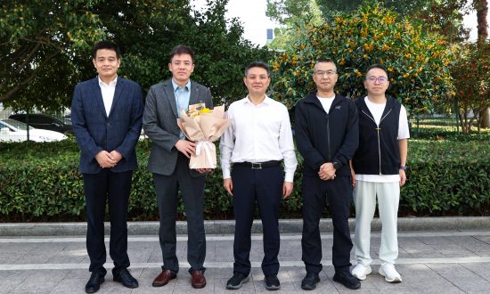 乐清市委常委、常务副市长林益正一行赴合兴股份开展民营企业家节慰问活动